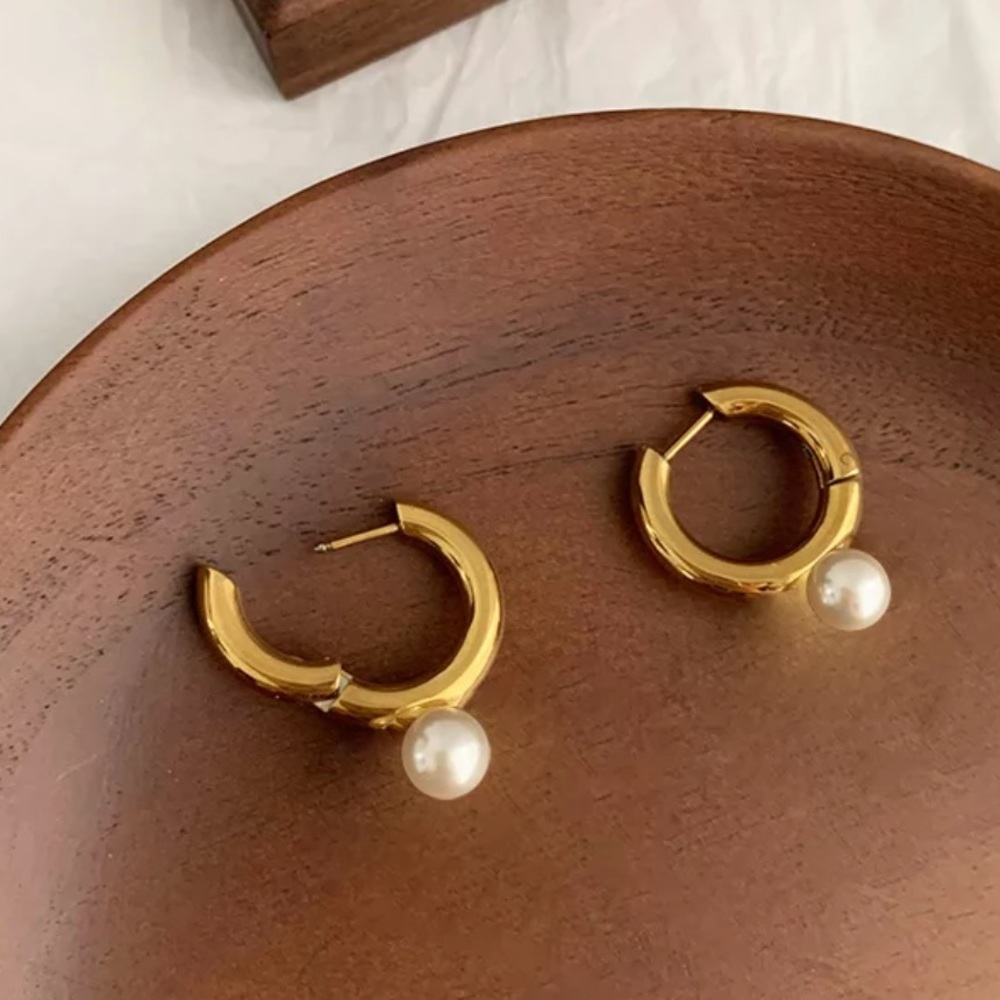 ⚡️Insta small circle hoop earrings - Picture 2 of 5